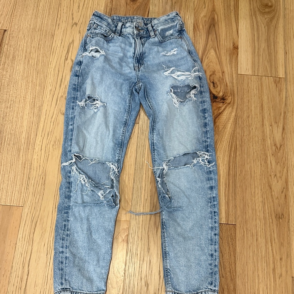 American Eagle “Mom Straight Jean” Distressed Light Blue Tweens Jeans